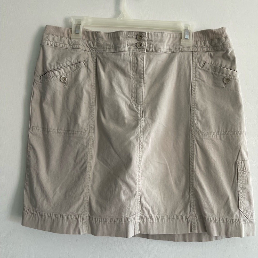 Womens SKORT, tan, size 16, Karen Scott